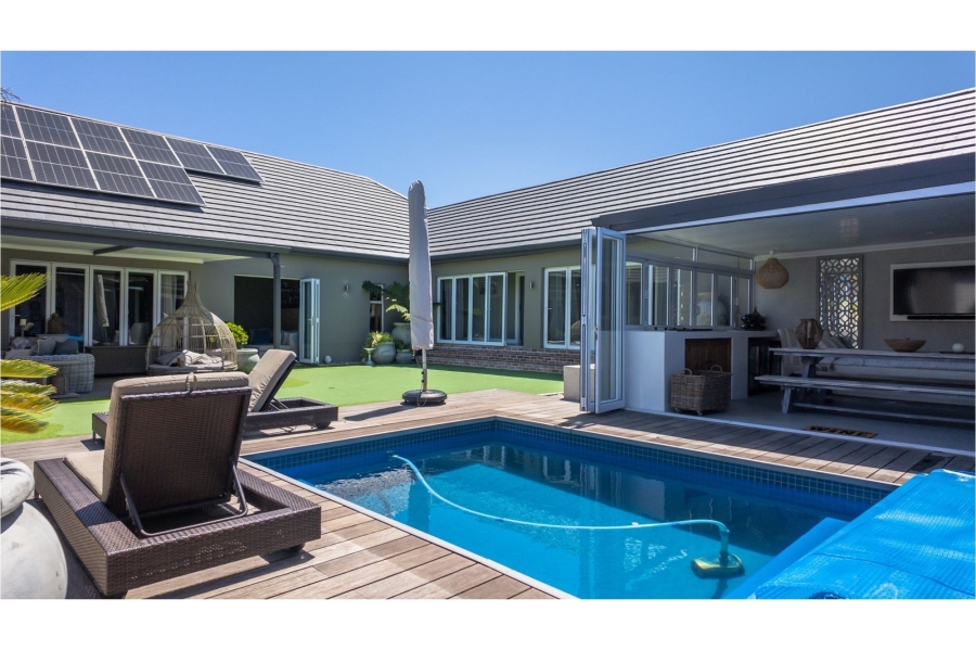 5 Bedroom Property for Sale in Num Num Cape Estate Western Cape